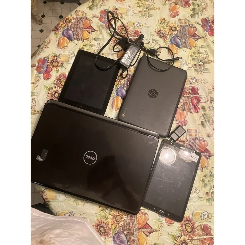 Lot of 4 devices for parts or repair. Apple - iPad - computer-Dell-Samsung